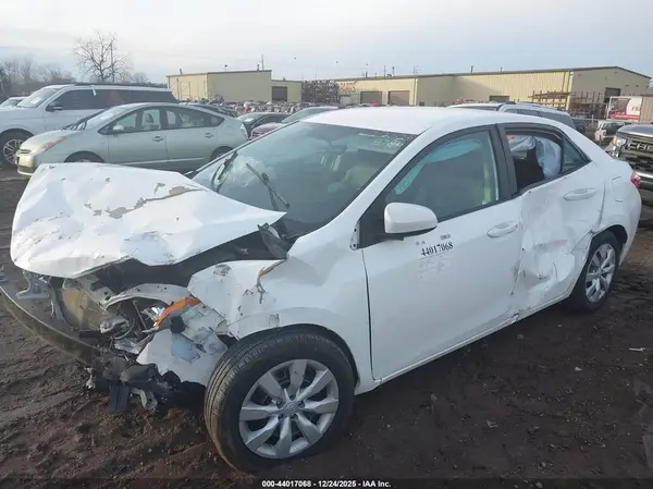 5YFBURHE0GP455786 2016 TOYOTA COROLLA - Image 2