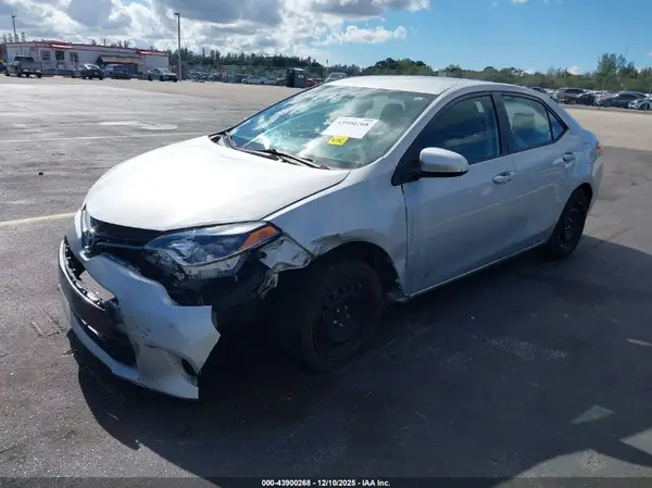 5YFBURHE0GP460180 2016 TOYOTA COROLLA - Image 2