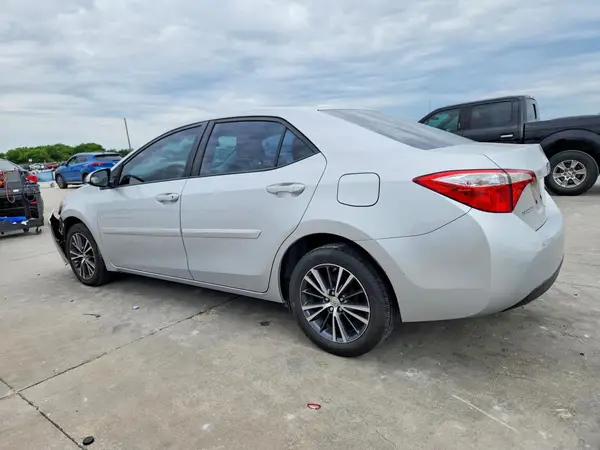 5YFBURHE0GP463709 2016 TOYOTA COROLLA - Image 2