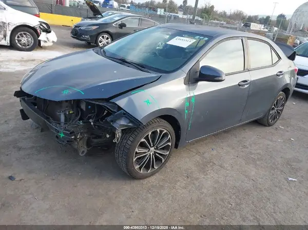 5YFBURHE0GP466562 2016 TOYOTA COROLLA - Image 2