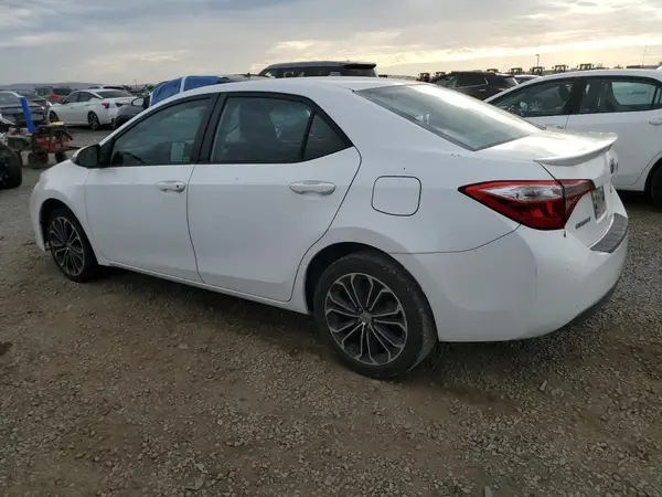 5YFBURHE0GP466853 2016 TOYOTA COROLLA - Image 2