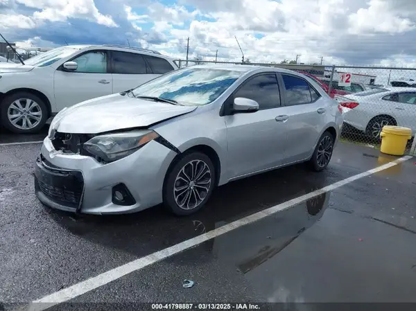 5YFBURHE0GP468649 2016 TOYOTA COROLLA - Image 2