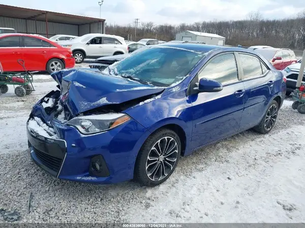 5YFBURHE0GP471955 2016 TOYOTA COROLLA - Image 2