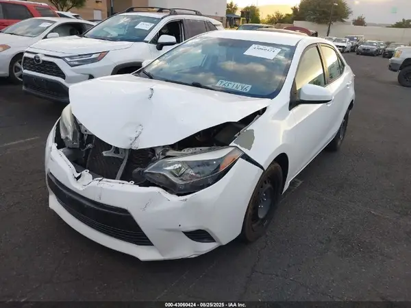 5YFBURHE0GP495768 2016 TOYOTA COROLLA - Image 2