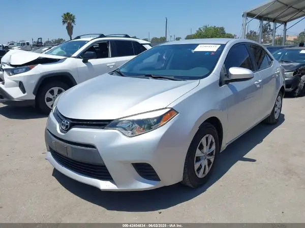 5YFBURHE0GP500385 2016 TOYOTA COROLLA - Image 2