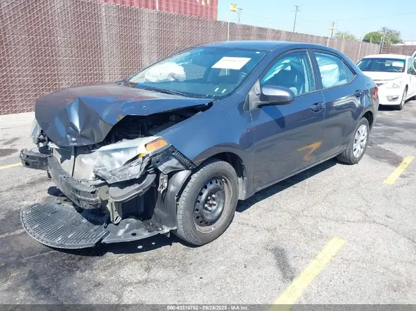 5YFBURHE0GP501990 2016 TOYOTA COROLLA - Image 2