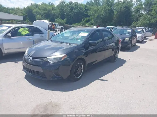 5YFBURHE0GP506557 2016 TOYOTA COROLLA - Image 2