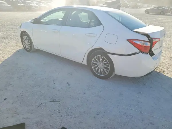5YFBURHE0GP518157 2016 TOYOTA COROLLA - Image 2