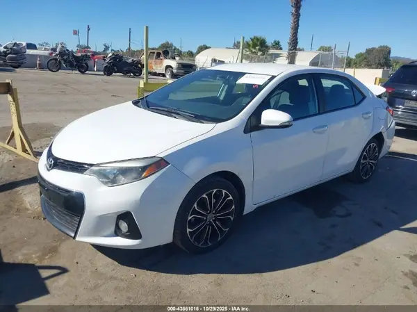 5YFBURHE0GP532219 2016 TOYOTA COROLLA - Image 2