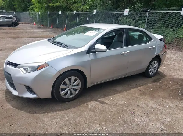 5YFBURHE0GP537551 2016 TOYOTA COROLLA - Image 2