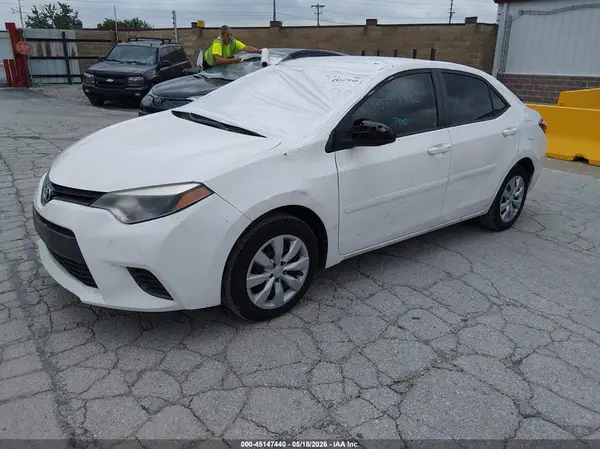 5YFBURHE0GP547125 2016 TOYOTA COROLLA - Image 2