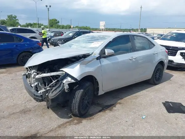 5YFBURHE0GP557296 2016 TOYOTA COROLLA - Image 2