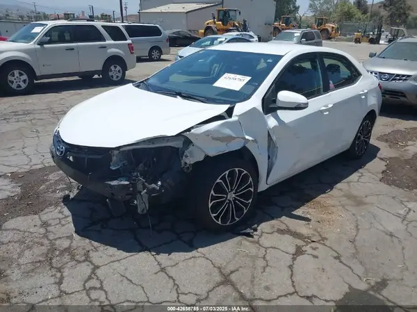 5YFBURHE0GP563261 2016 TOYOTA COROLLA - Image 2