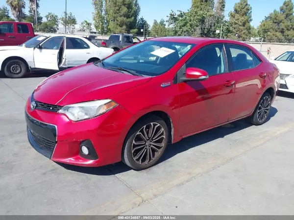 5YFBURHE0GP563793 2016 TOYOTA COROLLA - Image 2