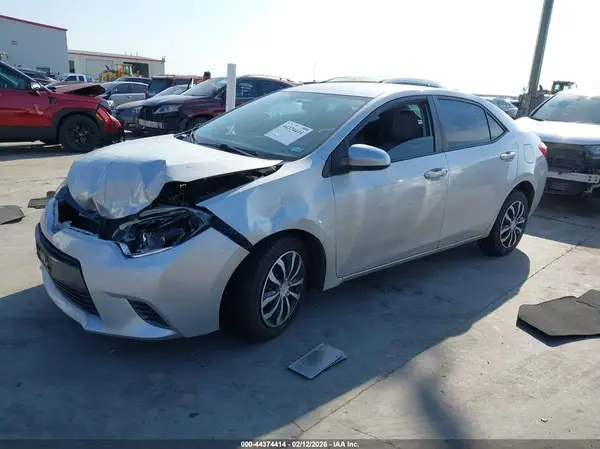5YFBURHE0GP567715 2016 TOYOTA COROLLA - Image 2