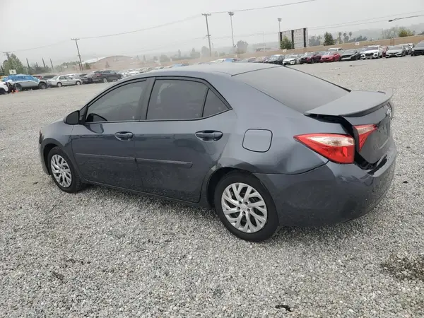 5YFBURHE0HP572205 2017 TOYOTA COROLLA - Image 2