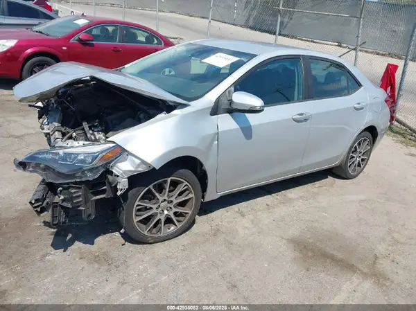 5YFBURHE0HP572382 2017 TOYOTA COROLLA - Image 2
