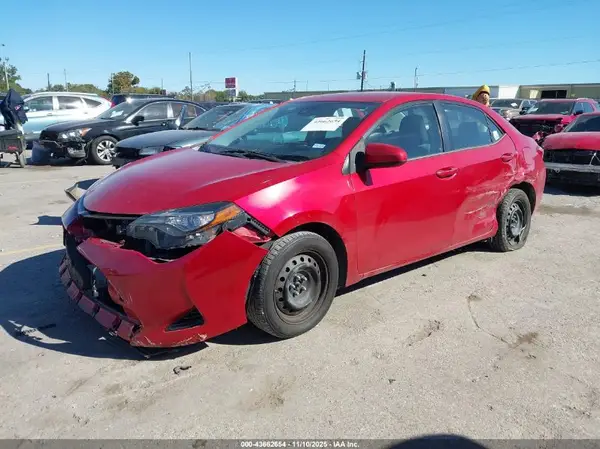 5YFBURHE0HP573189 2017 TOYOTA COROLLA - Image 2