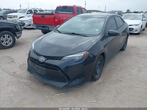 5YFBURHE0HP574410 2017 TOYOTA COROLLA - Image 2