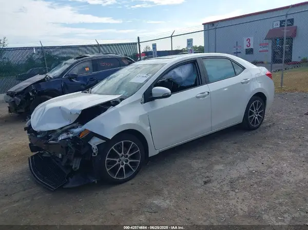 5YFBURHE0HP583446 2017 TOYOTA COROLLA - Image 2