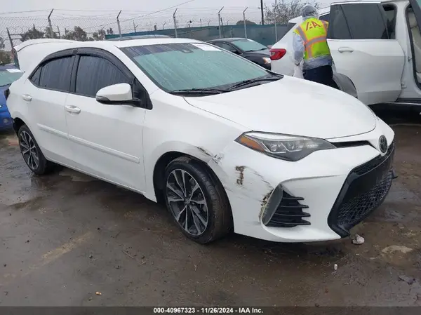 5YFBURHE0HP585441 2017 TOYOTA COROLLA - Image 1