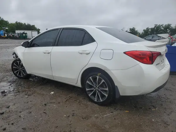 5YFBURHE0HP586024 2017 TOYOTA COROLLA - Image 2