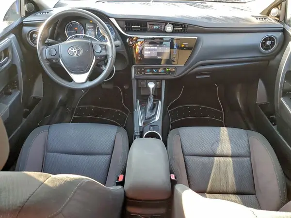5YFBURHE0HP588517 2017 TOYOTA COROLLA - Image 8