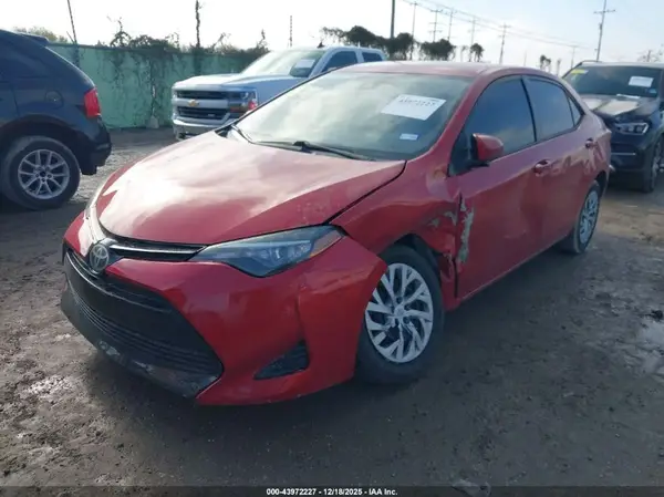 5YFBURHE0HP589442 2017 TOYOTA COROLLA - Image 2