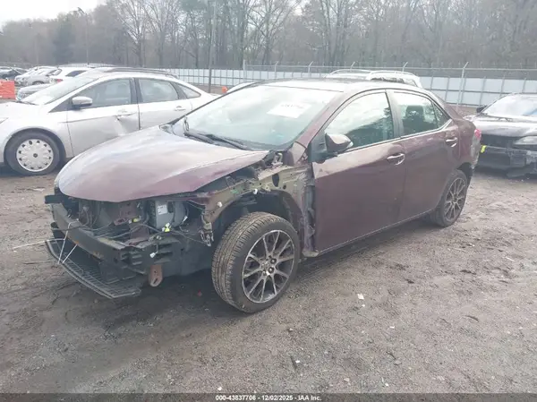 5YFBURHE0HP596133 2017 TOYOTA COROLLA - Image 2