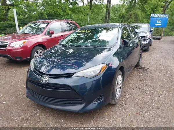 5YFBURHE0HP597542 2017 TOYOTA COROLLA - Image 2