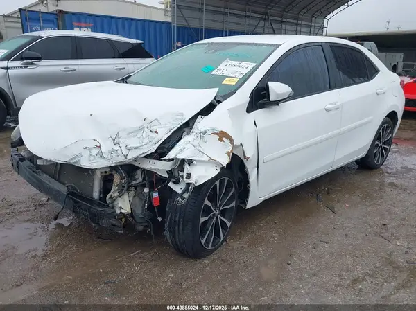 5YFBURHE0HP598352 2017 TOYOTA COROLLA - Image 2