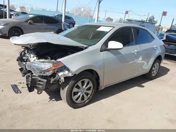 5YFBURHE0HP603937 2017 TOYOTA COROLLA - Image 2