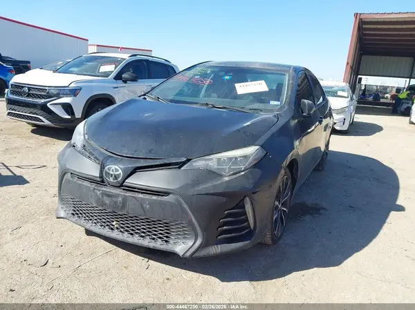 5YFBURHE0HP604246 2017 TOYOTA COROLLA - Image 2