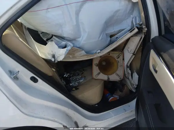 5YFBURHE0HP607163 2017 TOYOTA COROLLA - Image 8
