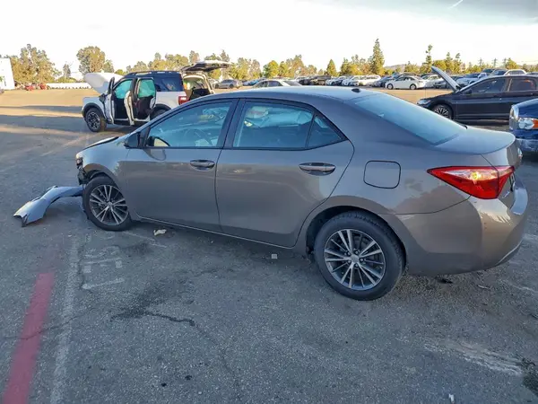 5YFBURHE0HP609379 2017 TOYOTA COROLLA - Image 2