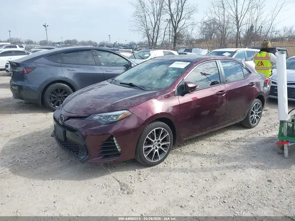 5YFBURHE0HP613464 2017 TOYOTA COROLLA - Image 2