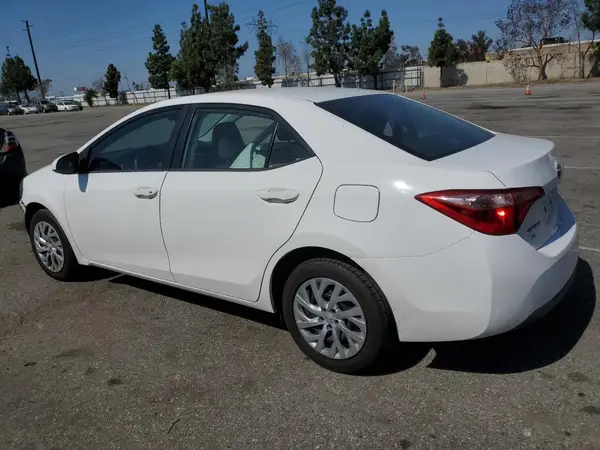 5YFBURHE0HP613691 2017 TOYOTA COROLLA - Image 2