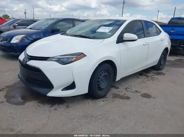 5YFBURHE0HP614355 2017 TOYOTA COROLLA - Image 2