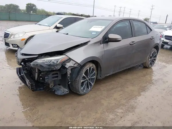 5YFBURHE0HP614632 2017 TOYOTA COROLLA - Image 2