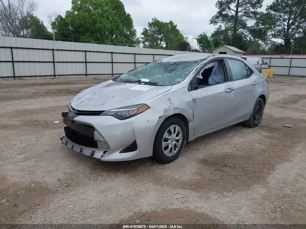 5YFBURHE0HP616509 2017 TOYOTA COROLLA - Image 2