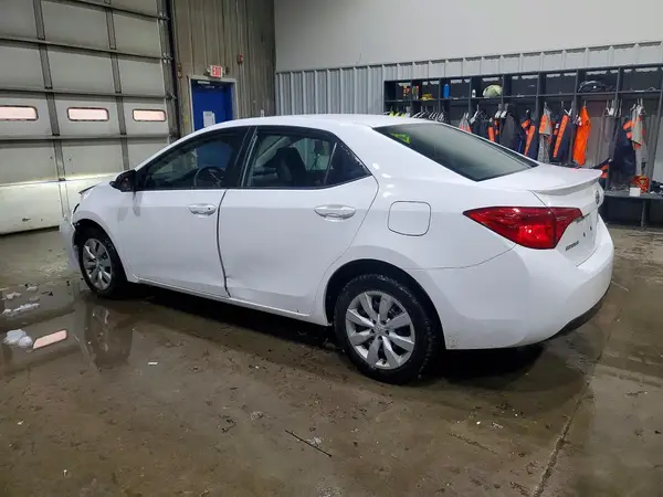 5YFBURHE0HP617840 2017 TOYOTA COROLLA - Image 2