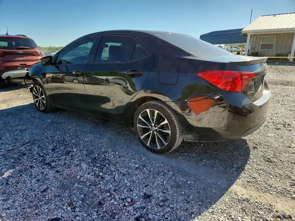 5YFBURHE0HP622651 2017 TOYOTA COROLLA - Image 2