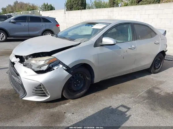 5YFBURHE0HP622813 2017 TOYOTA COROLLA - Image 2