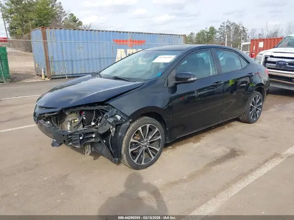 5YFBURHE0HP625498 2017 TOYOTA COROLLA - Image 2