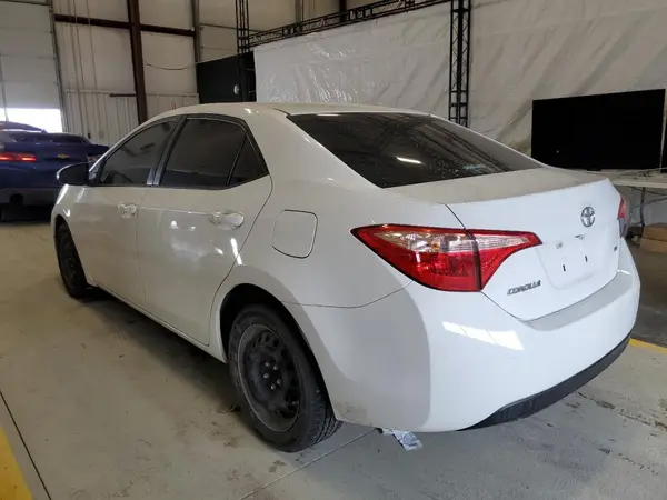 5YFBURHE0HP628482 2017 TOYOTA COROLLA - Image 2