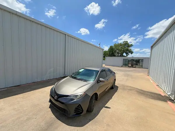 5YFBURHE0HP631432 2017 TOYOTA COROLLA - Image 2