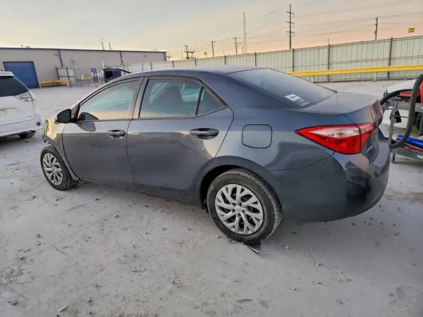 5YFBURHE0HP632385 2017 TOYOTA COROLLA - Image 2