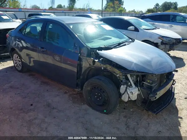 5YFBURHE0HP633147 2017 TOYOTA COROLLA - Image 1