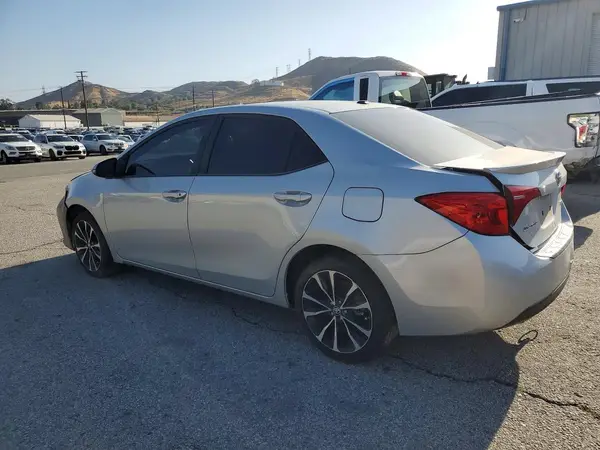 5YFBURHE0HP633228 2017 TOYOTA COROLLA - Image 2