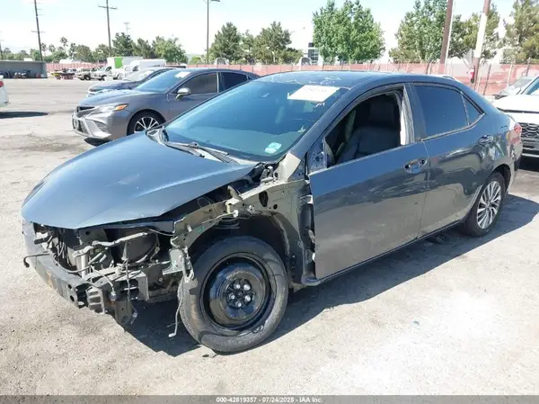 5YFBURHE0HP633648 2017 TOYOTA COROLLA - Image 2